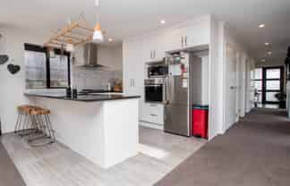 15 Blackwood Crescent, Glenview