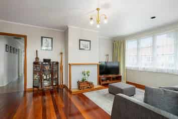 10 Court Crescent, Panmure