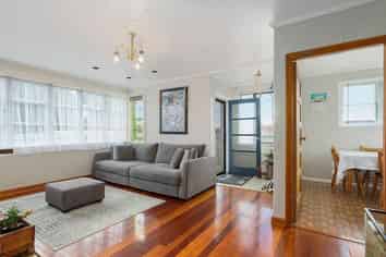 10 Court Crescent, Panmure