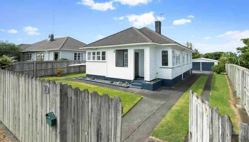 10 Court Crescent, Panmure