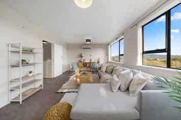 33 Kokiri Crescent, Waitangirua