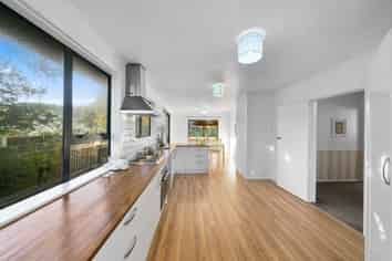 33 Kokiri Crescent, Waitangirua