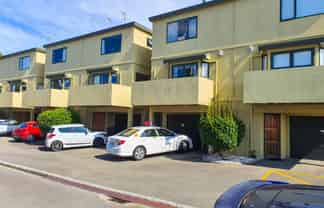 4/7 Raroa Road, Lower Hutt