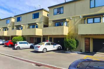 4/7 Raroa Road, Lower Hutt