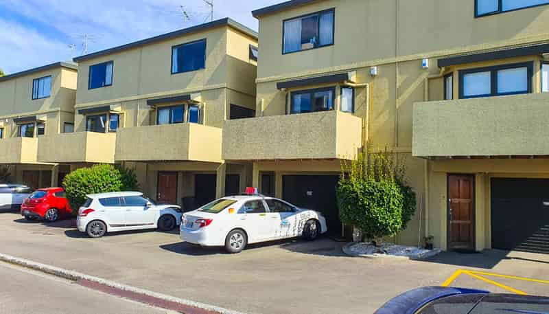 4/7 Raroa Road, Lower Hutt