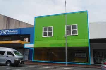 COMMERCIAL BUILDING INTHE HEART OF THE CITY