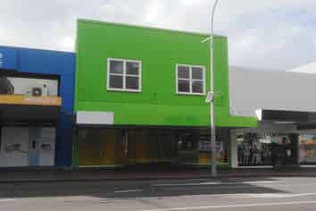 COMMERCIAL BUILDING INTHE HEART OF THE CITY