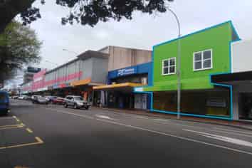 COMMERCIAL BUILDING INTHE HEART OF THE CITY