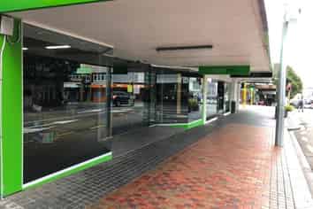 COMMERCIAL BUILDING INTHE HEART OF THE CITY