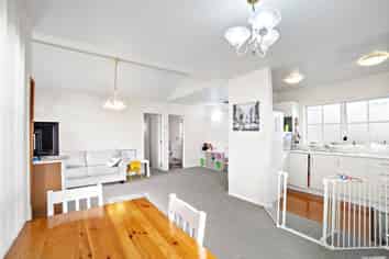 28a Ocean View Road, Northcote