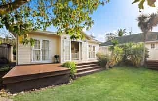 28a Ocean View Road, Northcote