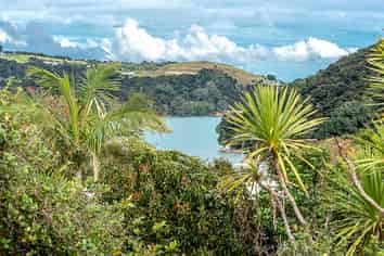 10 Natzka Road, Ostend