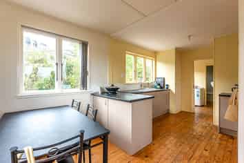 10 Natzka Road, Ostend