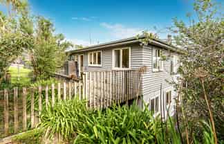 10 Natzka Road, Ostend