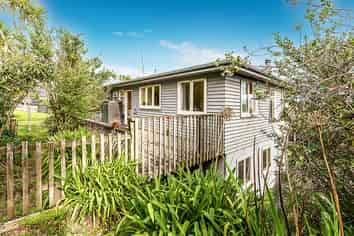 10 Natzka Road, Ostend