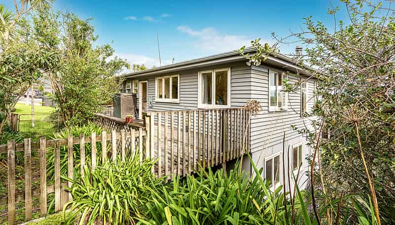 10 Natzka Road, Ostend