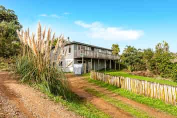 10 Natzka Road, Ostend