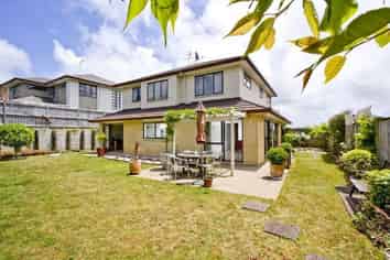 13 Laurel Oak Drive, Albany