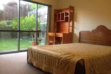 13 Laurel Oak Drive, Albany