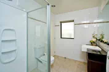 13 Laurel Oak Drive, Albany