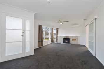 77 Collins Road, Melville