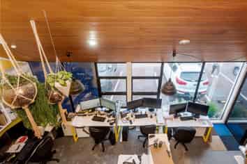 WELL-LOCATED MEDICAL - 137m²