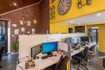 WELL-LOCATED MEDICAL - 137m²