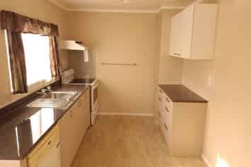 18 Dungarvon Place, Clendon Park