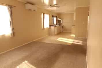 18 Dungarvon Place, Clendon Park