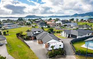 12 Ngatiti Place, One Tree Point