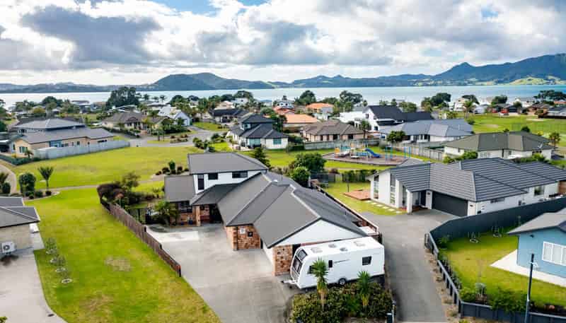 12 Ngatiti Place, One Tree Point