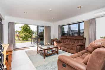 12 Ngatiti Place, One Tree Point