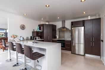 12 Ngatiti Place, One Tree Point