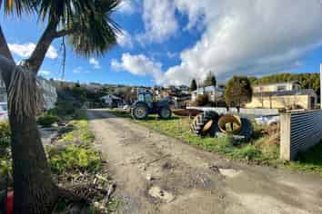 14 Barnego Road, 32 and 34 Stamford Street, Balclutha