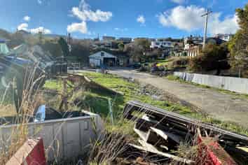 14 Barnego Road, 32 and 34 Stamford Street, Balclutha