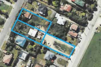 14 Barnego Road, 32 and 34 Stamford Street, Balclutha