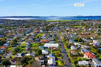 15 Sherwood Avenue, Te Atatu South