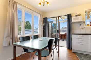 15 Sherwood Avenue, Te Atatu South