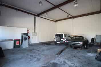 Simple warehouse, great location