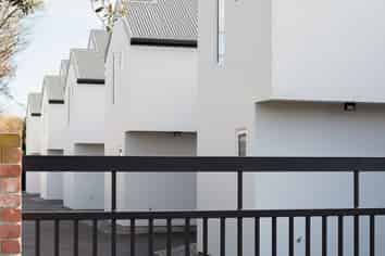 2/437 Manchester Street, Saint Albans