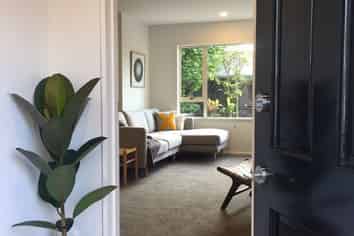 2/437 Manchester Street, Saint Albans