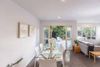 2/437 Manchester Street, Saint Albans