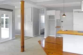 12 Waterfront Road, Mangere Bridge