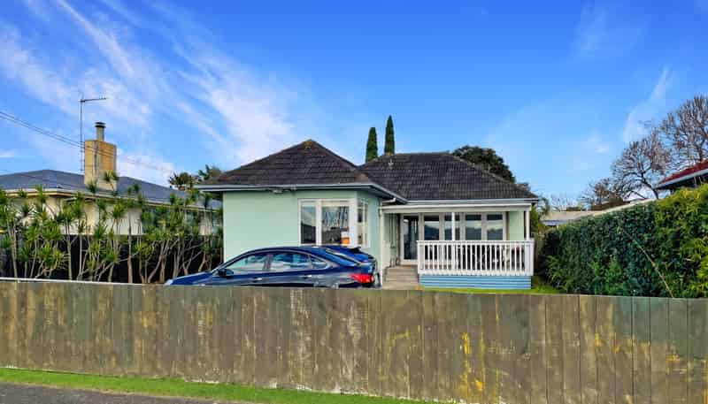 12 Waterfront Road, Mangere Bridge