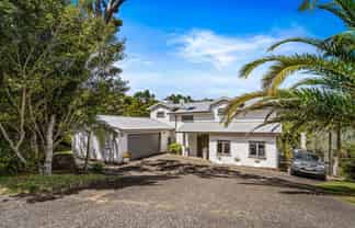 10 The Knoll, Greenhithe