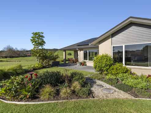 14 Captains Loop, Paihia