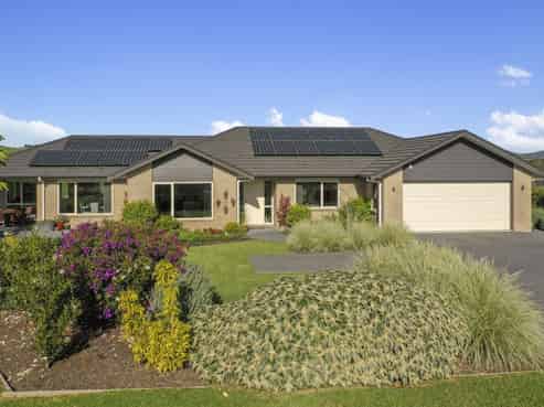 14 Captains Loop, Paihia