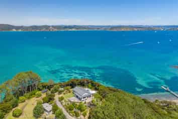 00 Pinewood, Motuarohia Island, Russell