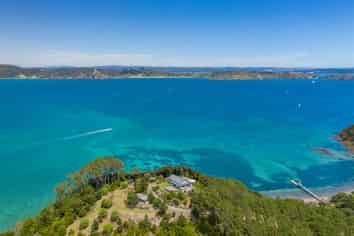 00 Pinewood, Motuarohia Island, Russell