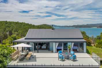 00 Pinewood, Motuarohia Island, Russell